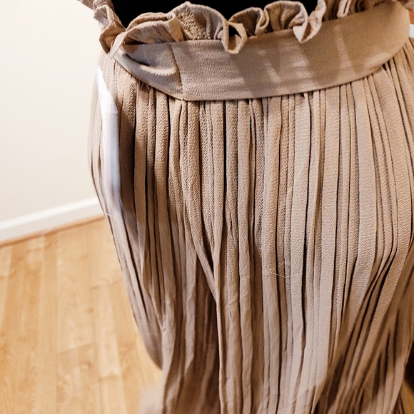 Tan Flowy Golash pants 👖 - Picture 5 of 5